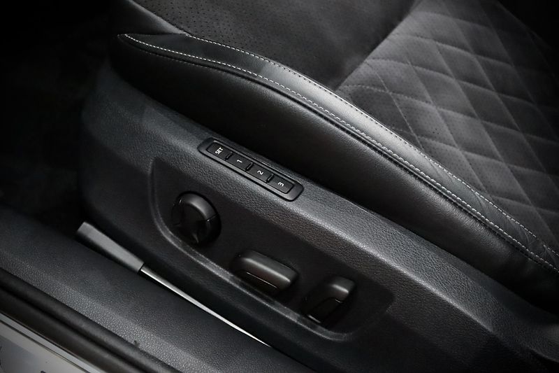 Škoda Superb 3 2.0 TSI 162 kW DSG Sportline - fotka 17 z 48