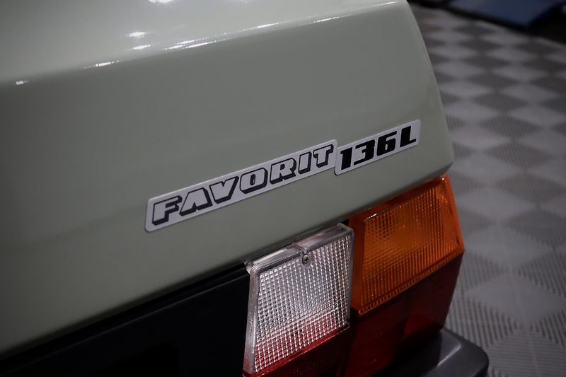 Škoda Favorit (1988) 1.3 46 kW 136 L  - fotka 9 z 47