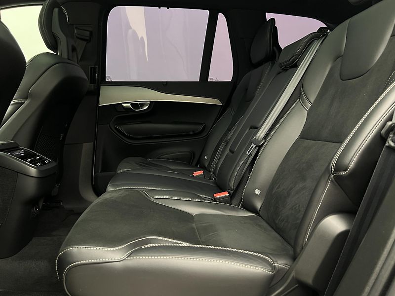 Volvo XC90 B5 AWD R-DESIGN 7 MÍST AUT  - fotka 6 z 47