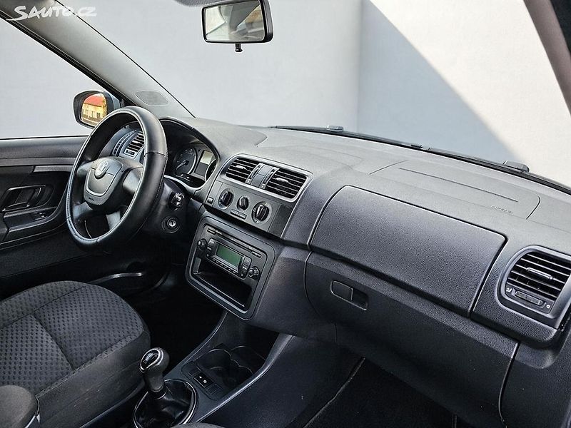 Škoda Fabia 1.2 TSI 63kW AMBITION,TEMPOMAT - fotka 23 z 32