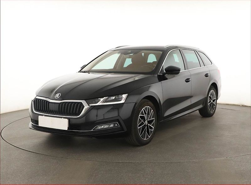 Škoda Octavia (2023) Style 2.0 TDI - fotka 2 z 21