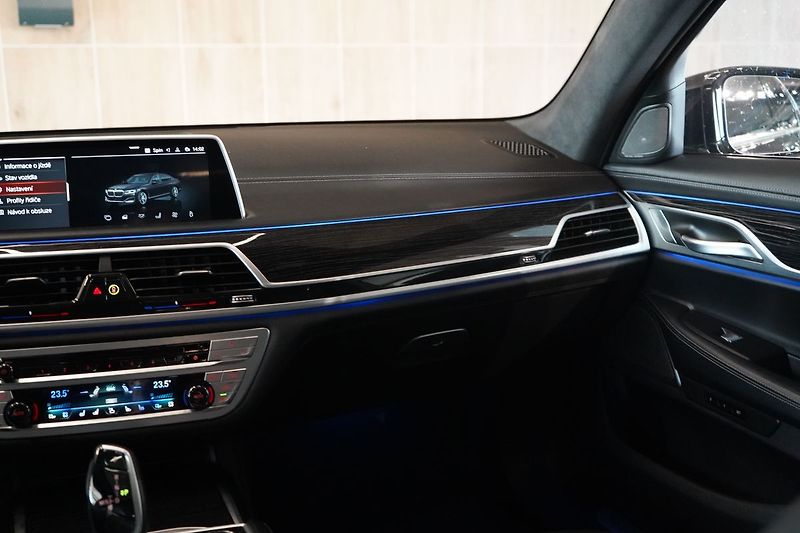 BMW Řada 7 740d xDrive, Nezávislé,HUD,PPF - fotka 47 z 47