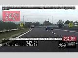 V úseku s rychlostním limitem 130 km/h jel řidič až 242 km/h.