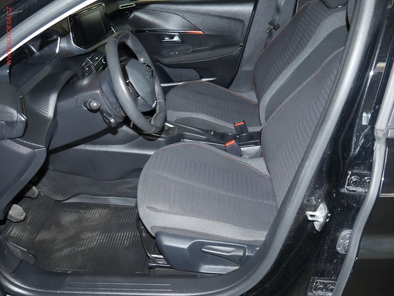 Peugeot 208 (2022) 1.2PT, 2.maj,ČR, LED, autoAC - fotka 9 z 20