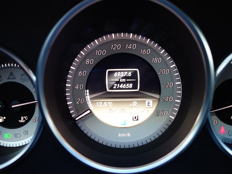 Mercedes-Benz CLS (2012) 350D*4M*AMG*195KW*TOP-VÝB*CZ!! - fotka 32 z 48