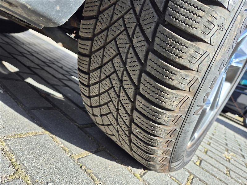 SsangYong Korando 1,6 XDi Sapphire 4x4 Aut. LED - fotka 37 z 38