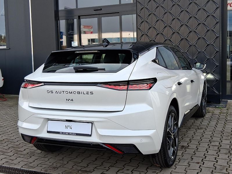 DS Automobiles DS N°4 (2026) N°4 ETOILE HYBRID 145          - fotka 14 z 26