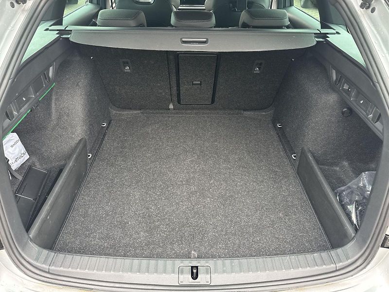 Škoda Octavia (2025) Combi 1.5 TSI DSG Sportline - fotka 29 z 35