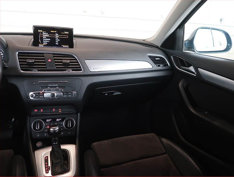 Audi Q3 (2016) 2.0 TDI, 4X4, Automat, Kůže - fotka 8 z 16