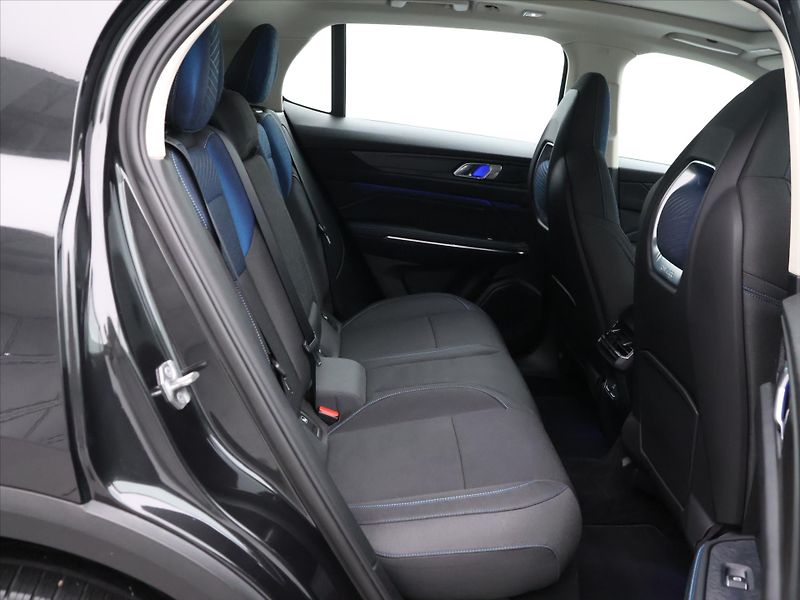 Lynk & Co 01 1,5 PHEV CORE 206kW Aut. 2.Maj - fotka 12 z 29