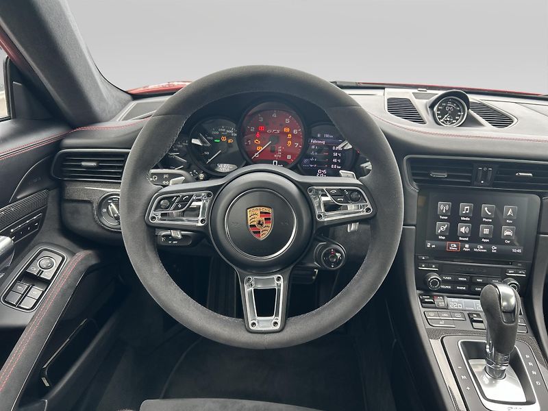 Porsche 911 Carrera 4 GTS Coupe - fotka 18 z 28