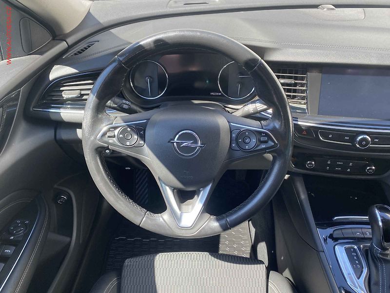 Opel Insignia (2019) 2.0 CDTI, autoAC - fotka 11 z 17