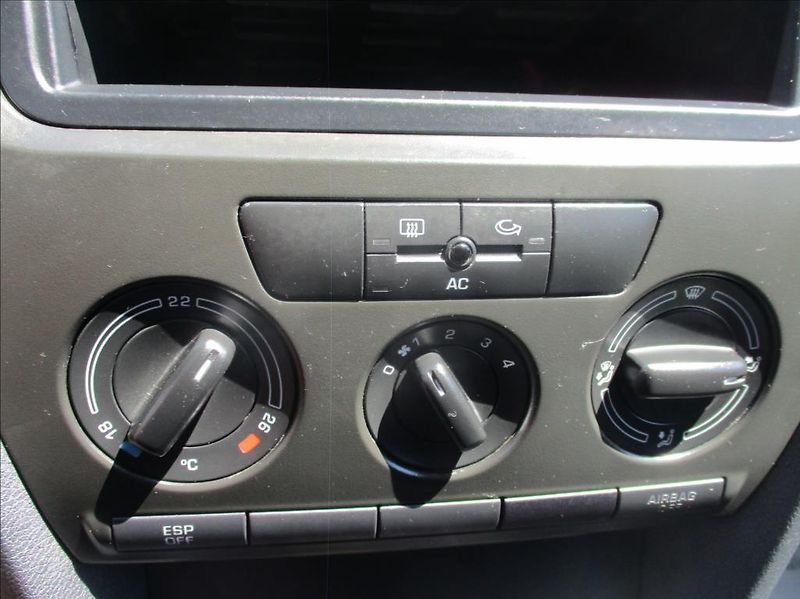 Škoda Octavia 1,9 TDI, klimatizace,serviska, - fotka 21 z 37