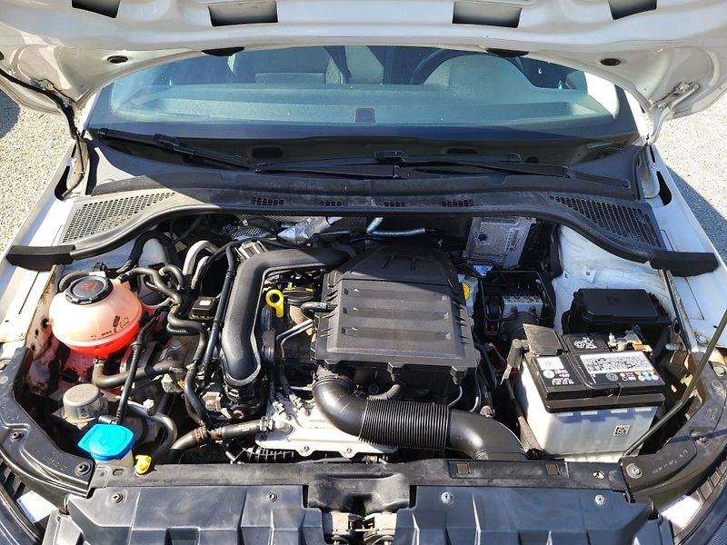 Škoda Fabia 1.0 TSI 70kW Combi TOUR *ČR - fotka 29 z 43