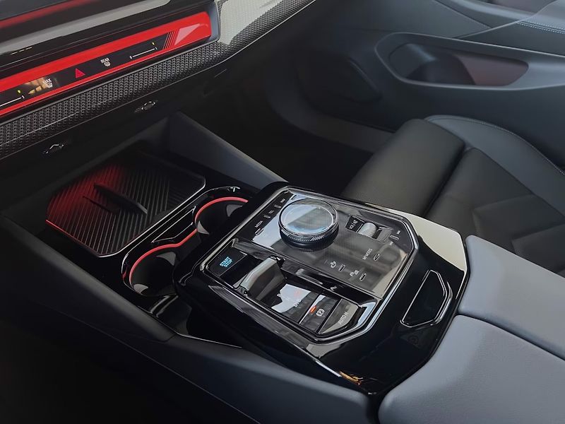BMW i5 eDrive40 M-Sport HuD 360 ACC T - fotka 13 z 17