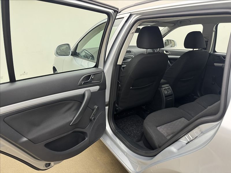 Škoda Octavia 1,6 TDi 77kW KLIMATIZACE SWING - fotka 22 z 24