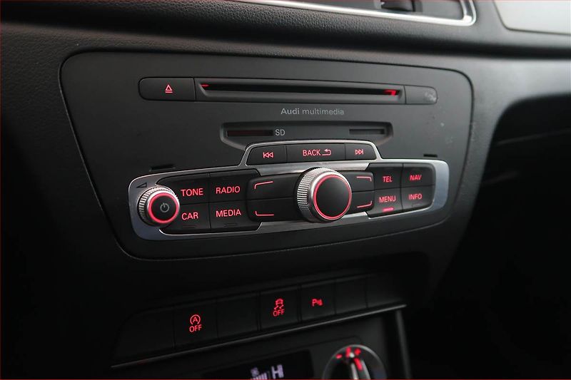 Audi Q3 (2012) 2.0 TDI, Xenony, Tempomat - fotka 13 z 17