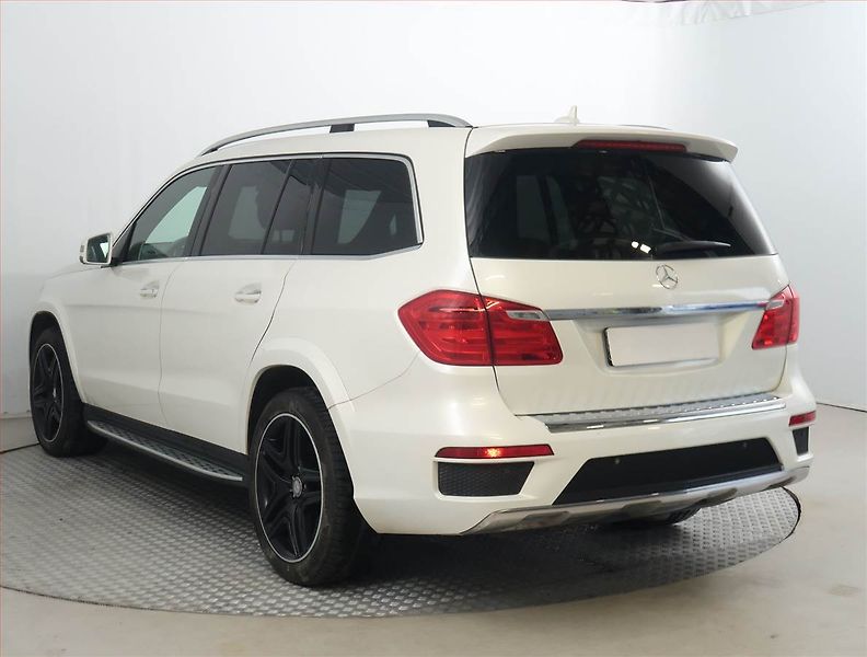 Mercedes-Benz GL (2015) 350 CDI - fotka 4 z 24