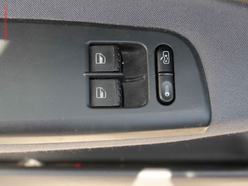 Škoda Octavia (2009) 1.6 i, ČR, Tour - fotka 11 z 17