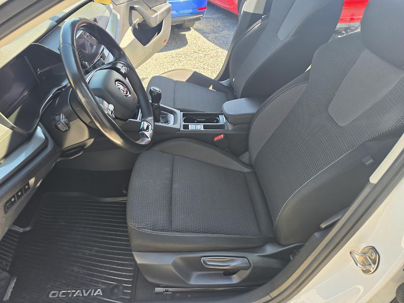 Škoda Octavia 2.0 TDI  - fotka 15 z 23