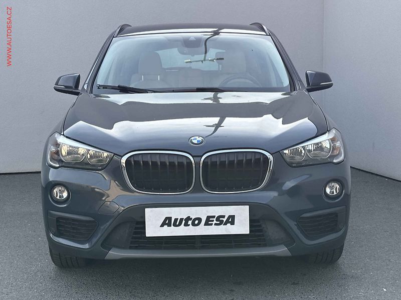 BMW X1 (2018) 1.5d SDrive16d, Navi, kamera - fotka 2 z 19