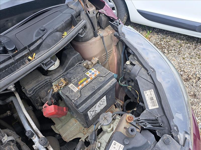 Peugeot 108 1,0 i - fotka 25 z 28