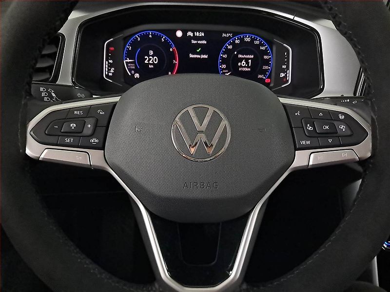 Volkswagen T-Roc (2025) 1.0 TSI - fotka 16 z 19