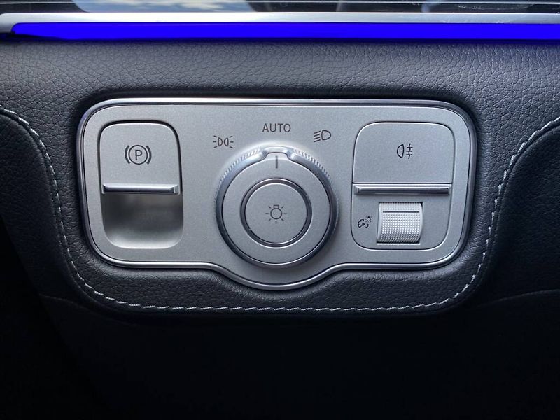 Mercedes-Benz GLE (2024) 450 4MATIC - fotka 17 z 29