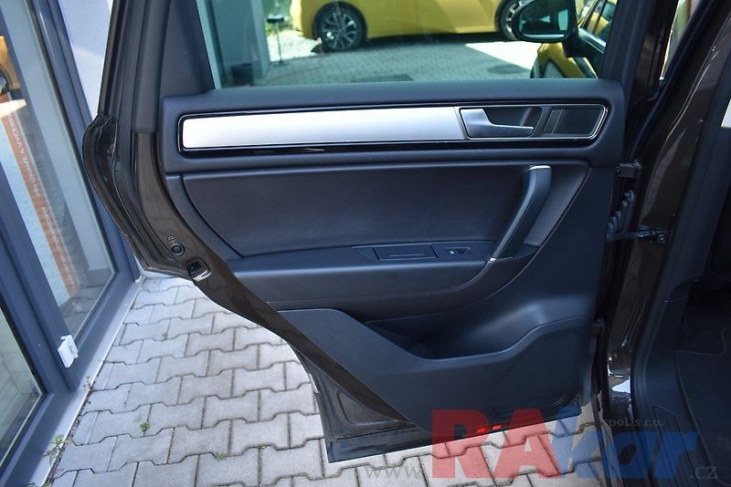 Volkswagen Touareg (2015) 3,0 TDI 4M - 193 kw - fotka 11 z 34