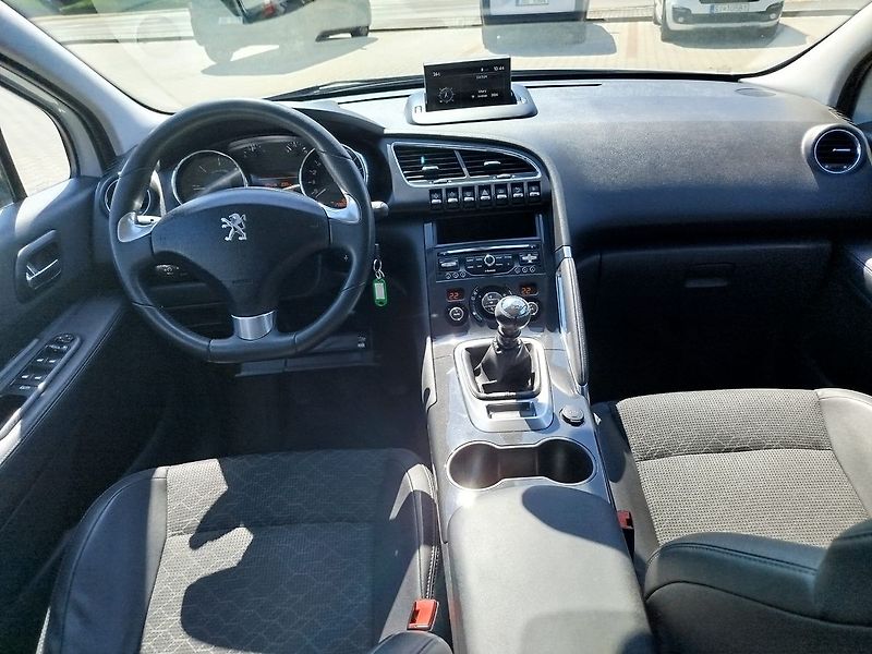 Peugeot 3008 ALLURE 2.0HDi 150 MAN6 - fotka 8 z 31
