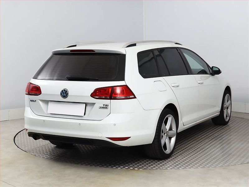 Volkswagen Golf (2016) 1.2 TSI, Automat, Serv.kniha - fotka 5 z 17