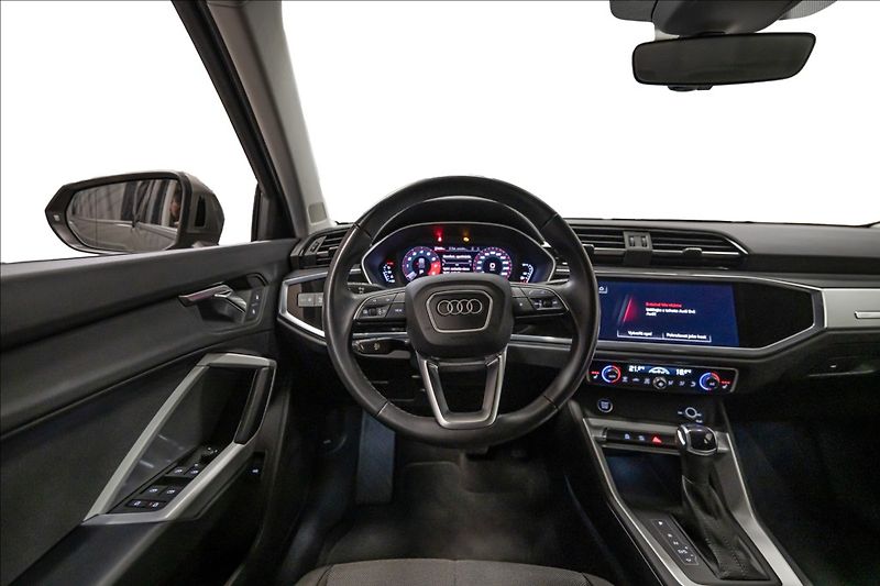 Audi Q3 1,5 35 TFSI S-LINE NAVI VÝHŘEV - fotka 7 z 37