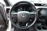 Toyota Hilux 2,8 D4-D Invincible Sport A/T - náhled 16