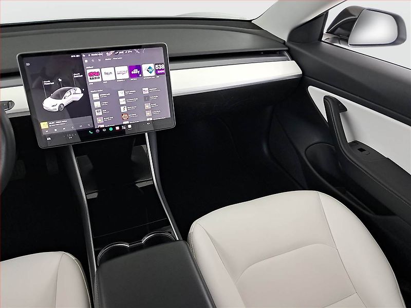 Tesla Model 3 (2019) Long Range 4WD 78kWh, SoH 84% - fotka 8 z 22