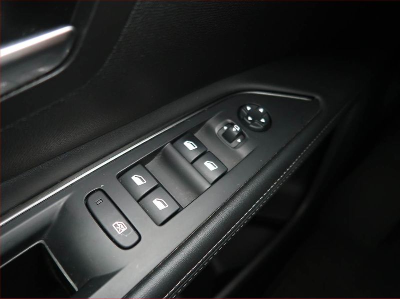 Peugeot 5008 (2019) Allure PureTech 130, 7 míst - fotka 16 z 22