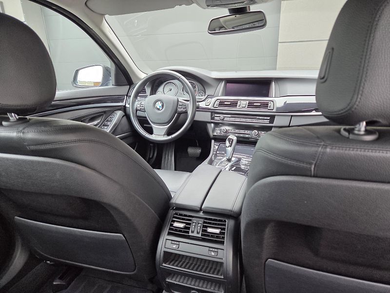 BMW Řada 5 525d xDrive ČR DPH  - fotka 11 z 44