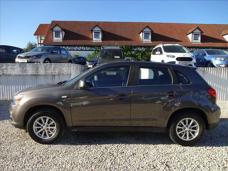 Mitsubishi ASX 1,6 i 85kW - fotka 4 z 52