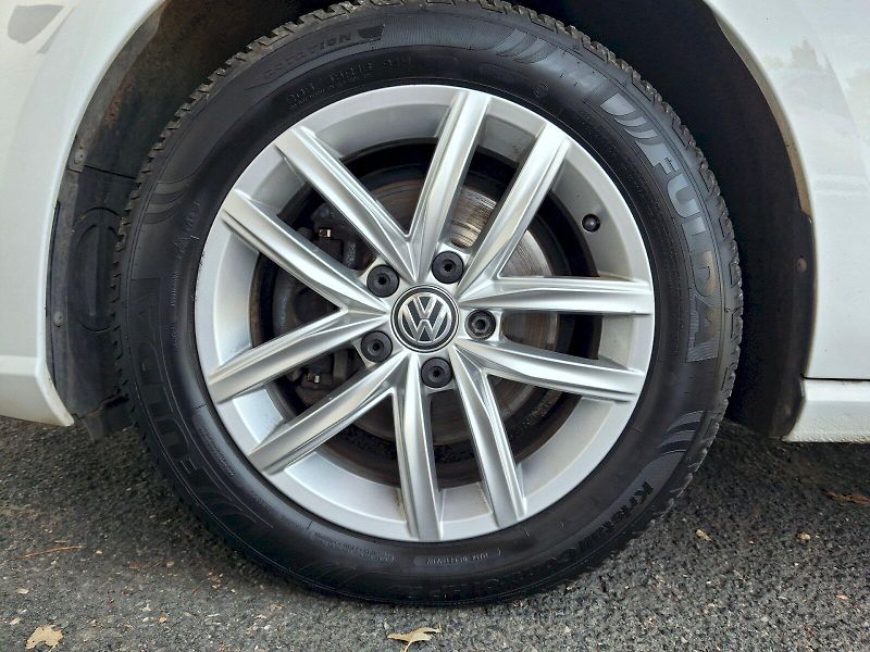Volkswagen Golf (2020) Variant HighLine 1,5TSi 110kW - fotka 35 z 35