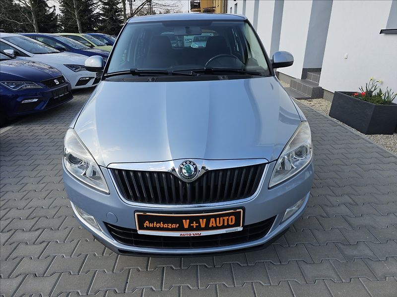 Škoda Fabia II 1,2TSi 77KW Ambiente - fotka 2 z 42