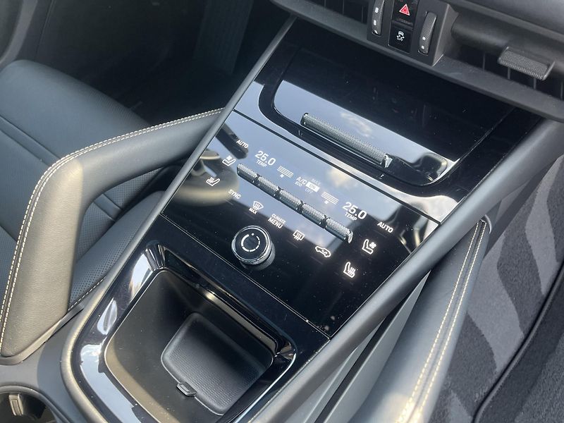Porsche Cayenne (2025) E-hybrid - fotka 23 z 29