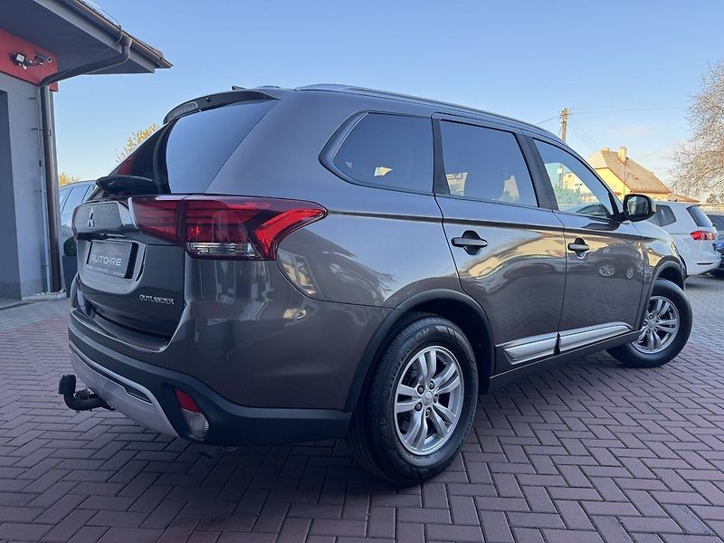 Mitsubishi Outlander (2019) 2.0i Mivec Digi Klima Kamera - fotka 2 z 48