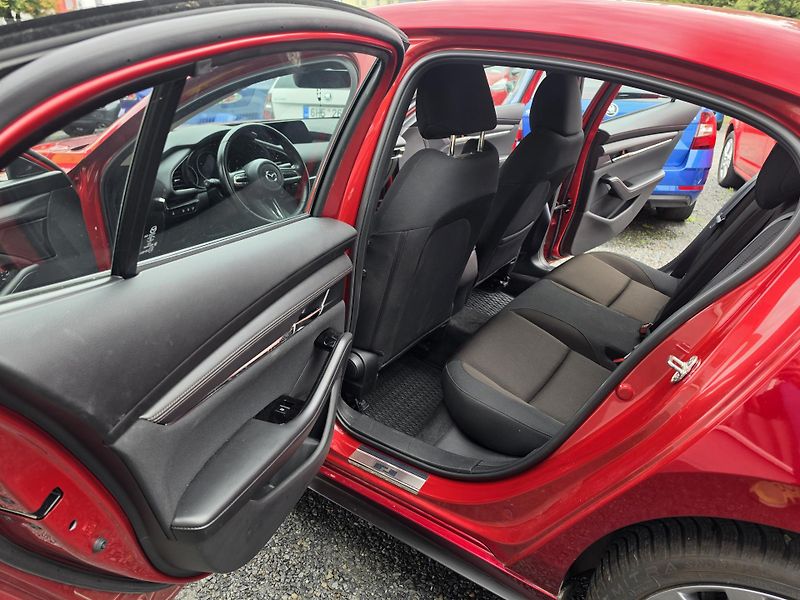 Mazda 3 2.0 i  E Skyactiv G kei  - fotka 7 z 19
