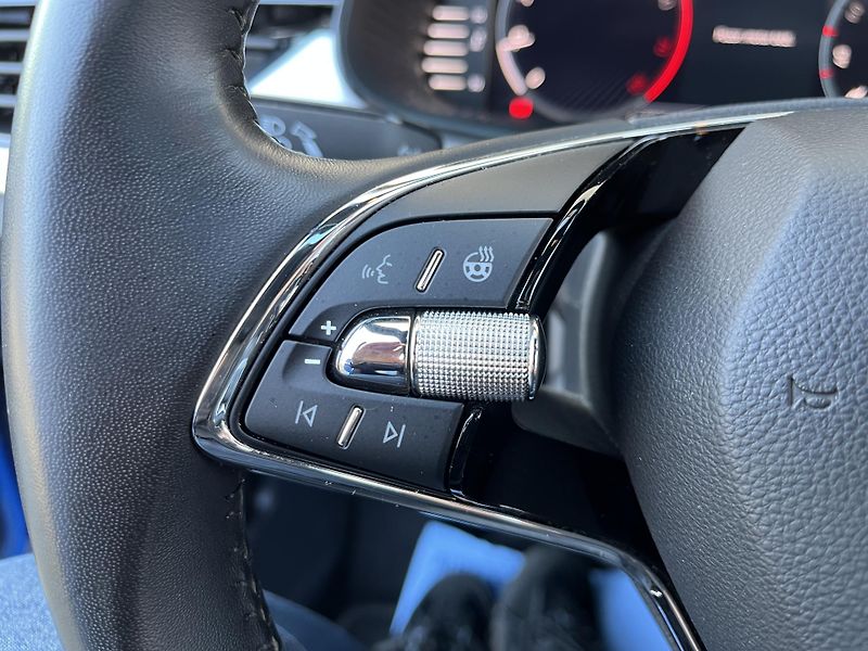 Škoda Kamiq (2022) 1.5TSI 110KW ACTIVE LED TAŽNÉ - fotka 38 z 47