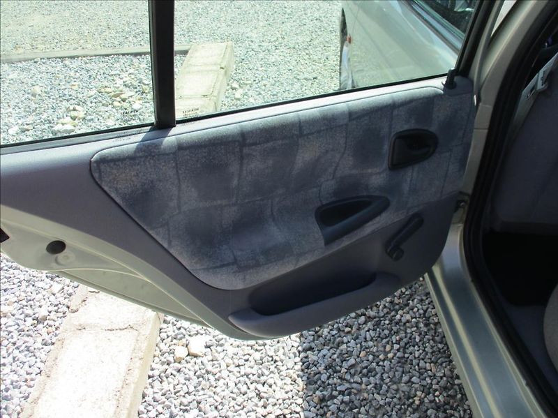 Renault Mégane 1,4 i, klima, serv. kniha, - fotka 15 z 32