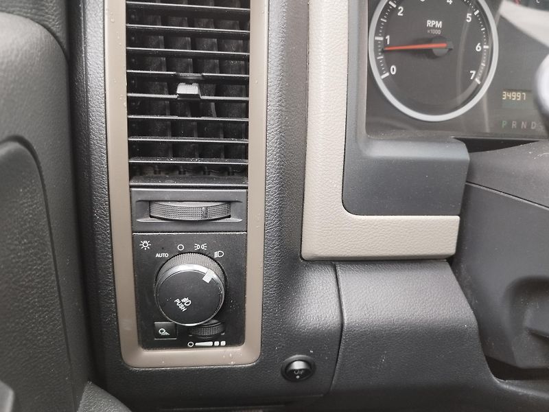 Dodge RAM (2012) 5,7HEMI,V8,4X4,ALU,TAŽNÝ - fotka 24 z 26