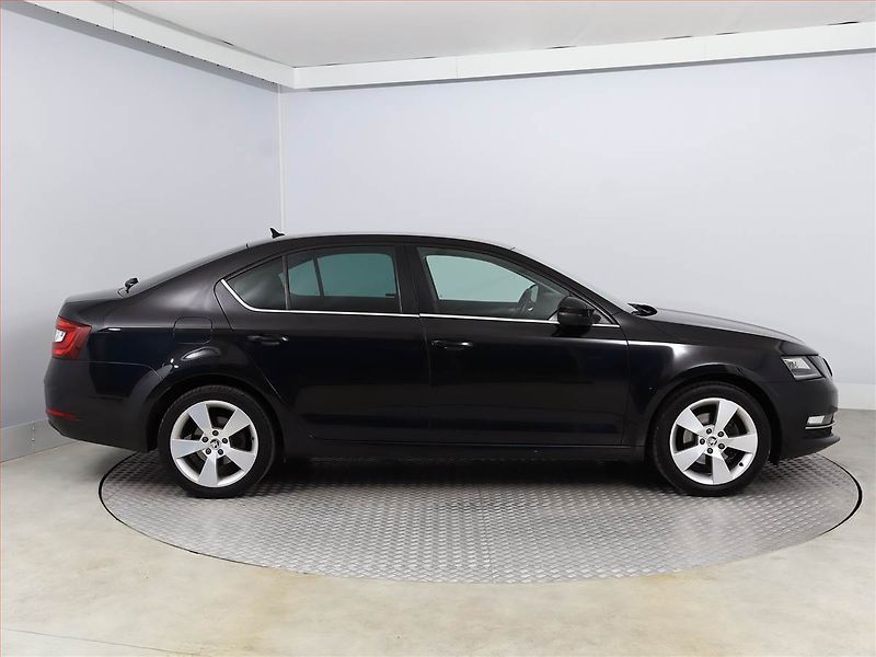 Škoda Octavia (2017) Style 1.4 TSI CNG, Serv.kniha - fotka 6 z 18