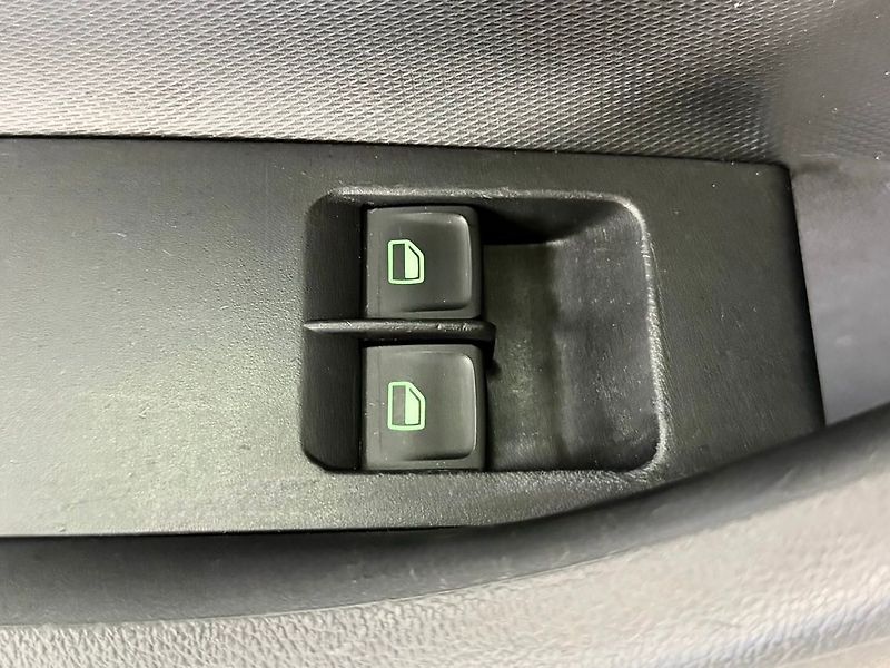 Škoda Rapid 1.2 TSI SPACEBACK AMBITION FRE - fotka 14 z 15