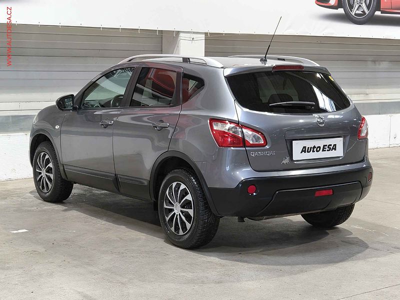 Nissan Qashqai (2012) 1.6i, ČR, AT, navi - fotka 4 z 20