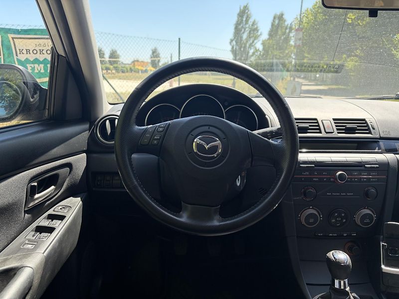 Mazda 3 1.6 Sport Active - fotka 24 z 29