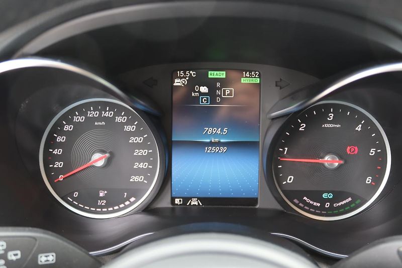 Mercedes-Benz Třídy C 300de PLUG-IN HYB KOMBI 225kW - fotka 27 z 48